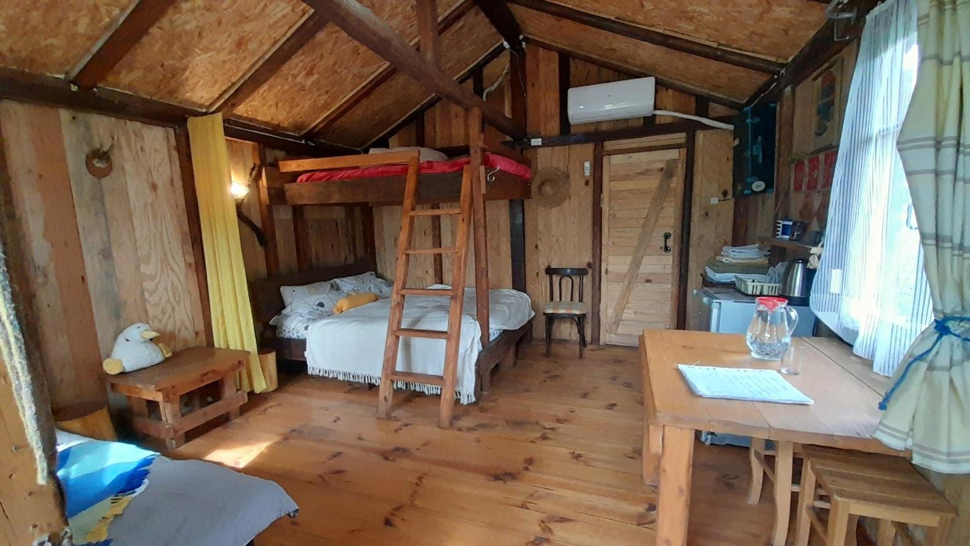 מרטווילי Tiny Houses Genacvale מראה חיצוני תמונה